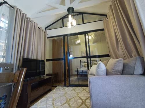 Fully furnished one-bedroom guest wing for rent in Runda