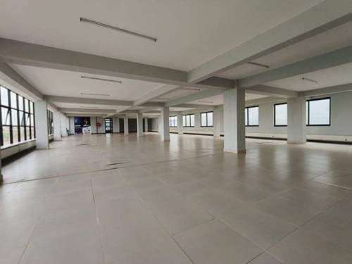 Custom Bonded Premium Office Space for Rent